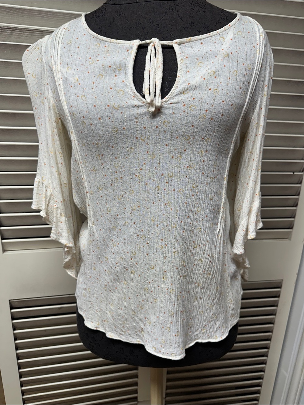 LC Lauren Conrad Cream Speckled Tie-Back Bell Sleeve Top